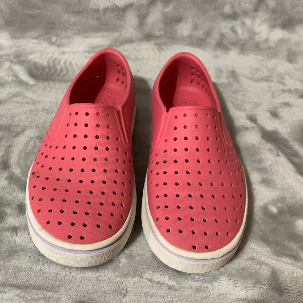 Native Shoes Womens Pink Perforated Slip On Casual‎ Sneakers Comfort Slides